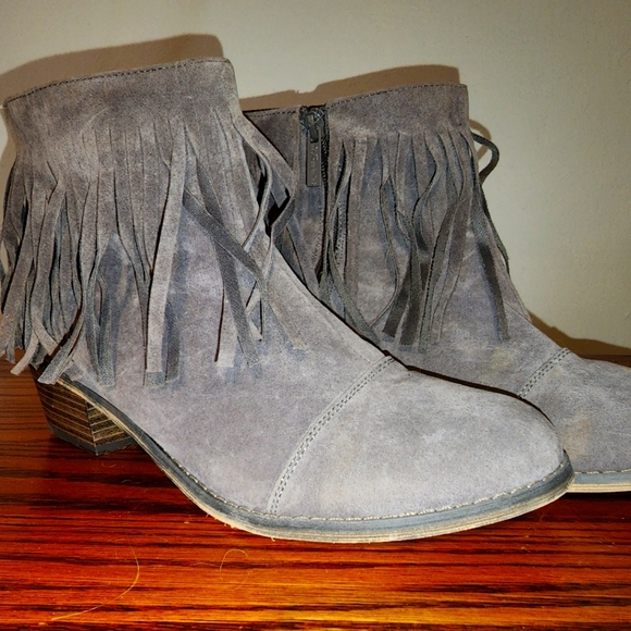 Gray fringe booties - Picture 1 of 2